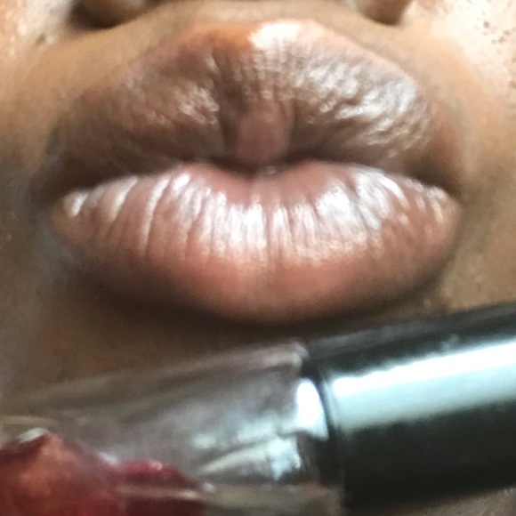 🌹🌹Rose Pedals LIP OIL🌹🌹 - Picture 3 of 3